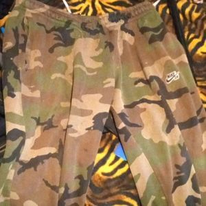 Nike SB camouflage sweatpants